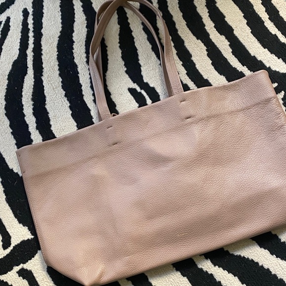 Cuyana Handbags - Cuyana Blush Leather Tote Bag